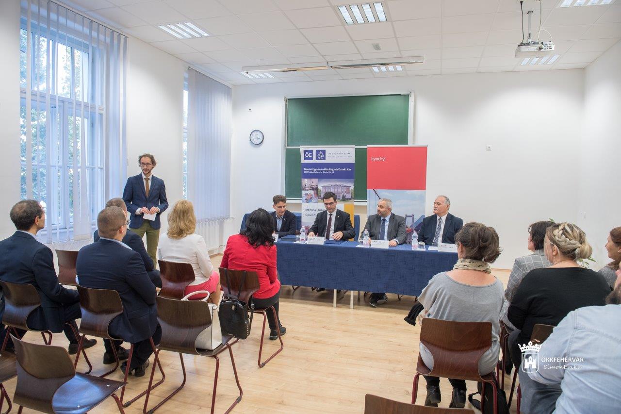 Virtuális Kyndry Ipari Tanszék alakult az Óbudai Egyetemen